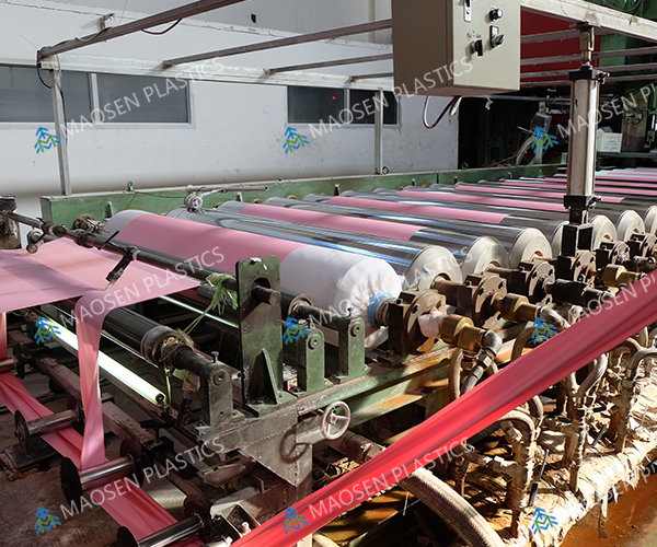 ��ɫ��͸��Ĥ